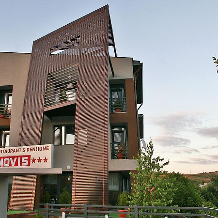 Pensiunea Novis Яссы Экстерьер фото