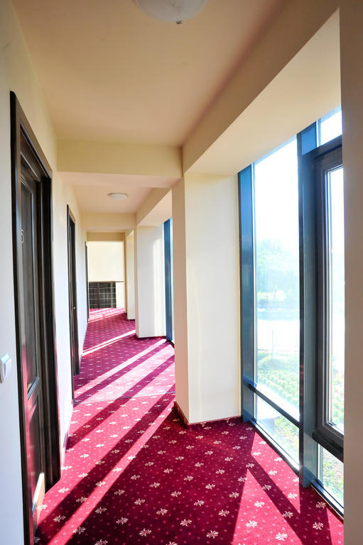 Pensiunea Novis Яссы Экстерьер фото