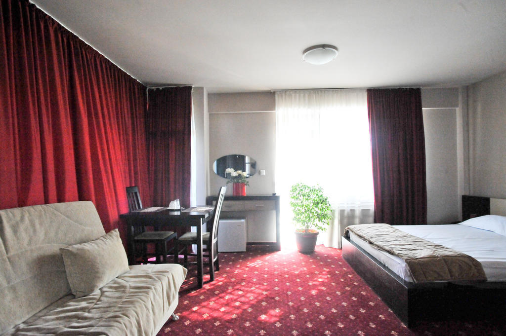 Pensiunea Novis Яссы Экстерьер фото