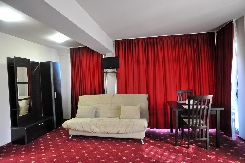 Pensiunea Novis Яссы Экстерьер фото