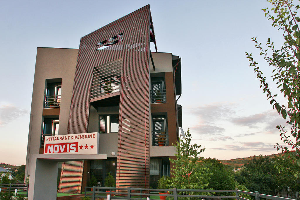 Pensiunea Novis Яссы Экстерьер фото